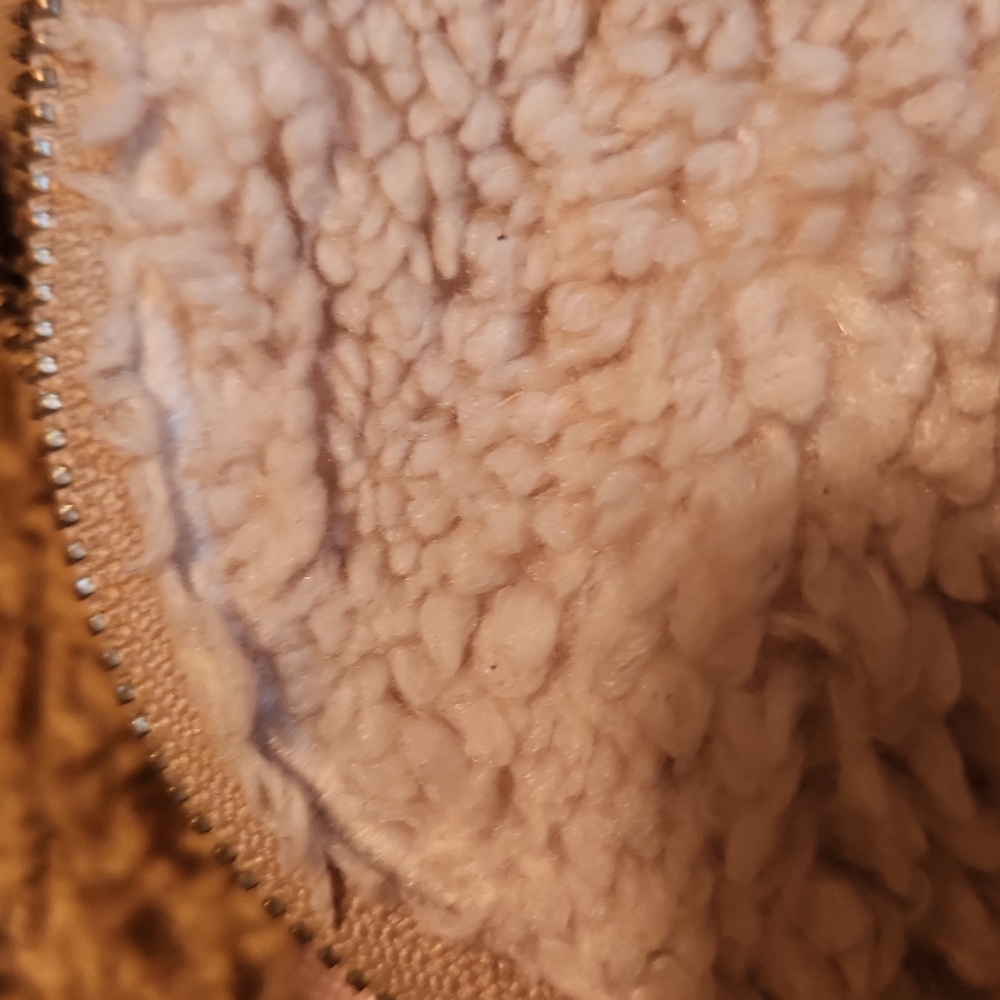 Lululemon Athletica Tan Sherpa Belt Bag - Picture 10 of 11
